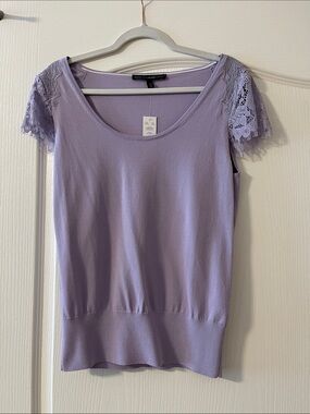 White House Black Market Lilac Lace Cap Sleeve Scoop Neck Top, Sz M NWT